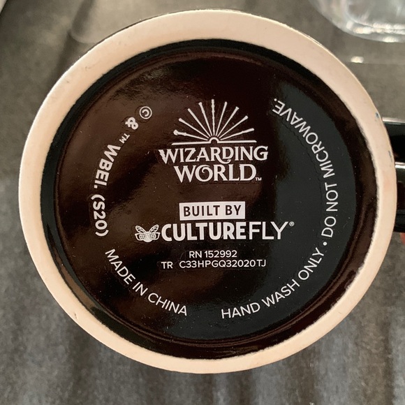 NIB Harry Potter Hogwarts Gift Set - Picture 10 of 12